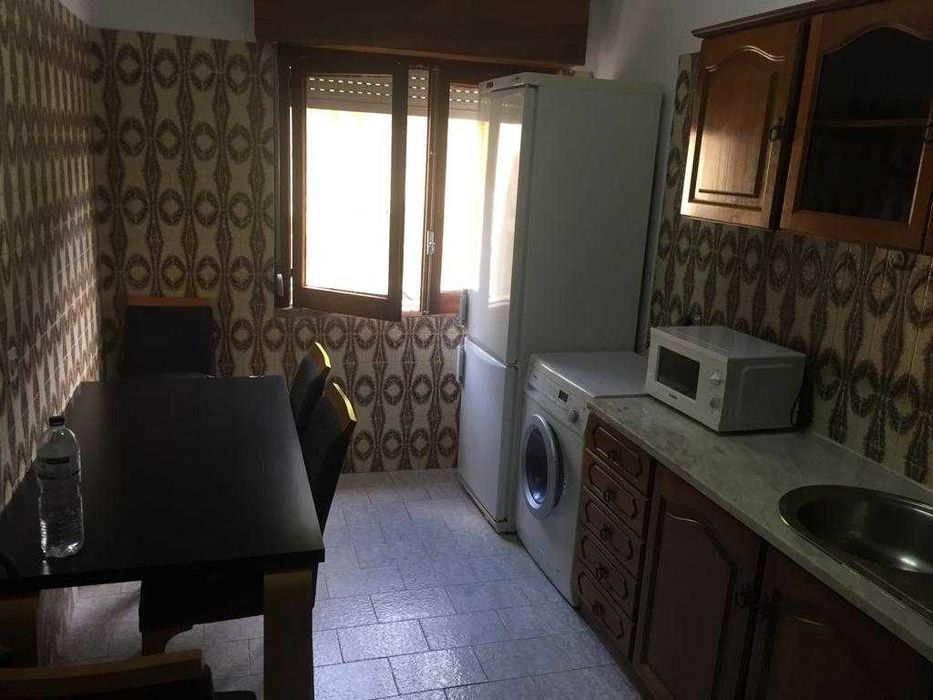 Apenas Quarto para Alugar