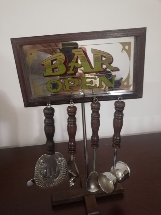 Conjunto de bar e tábua de queijo