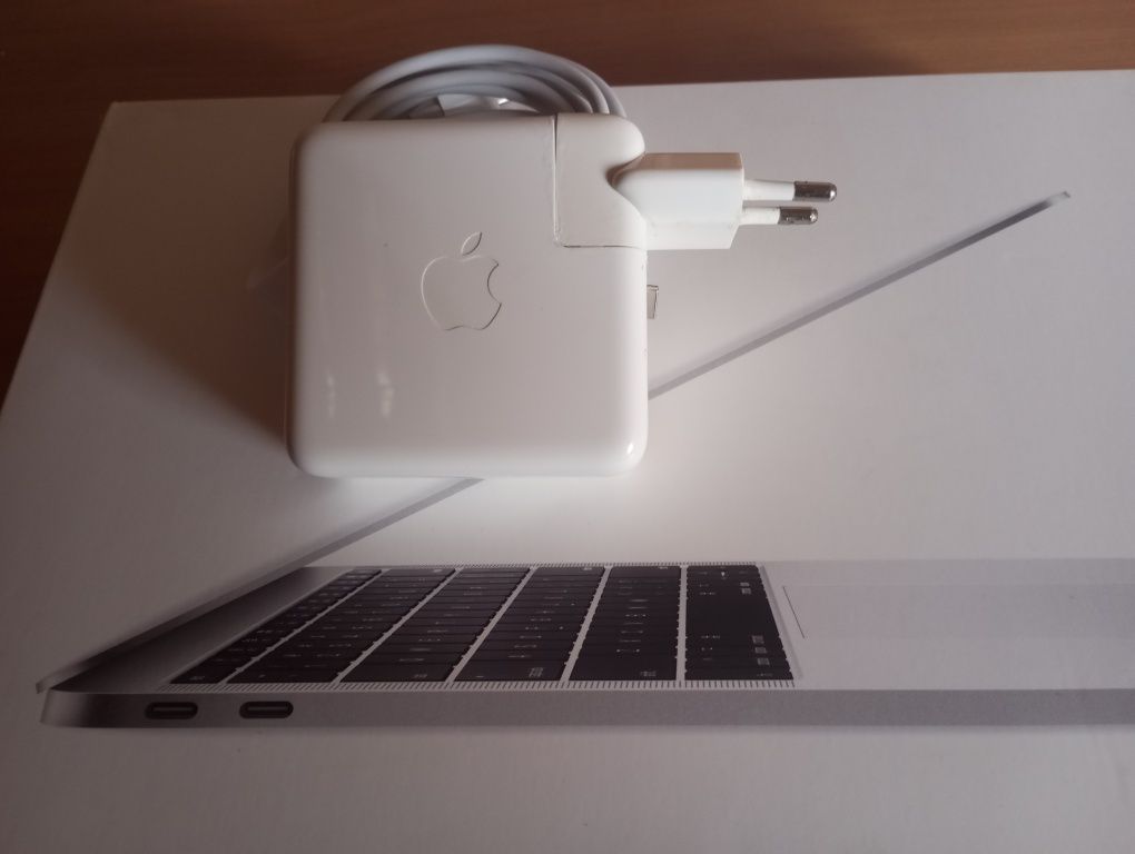 MacBook Pro 13 2017 i5/8Gb