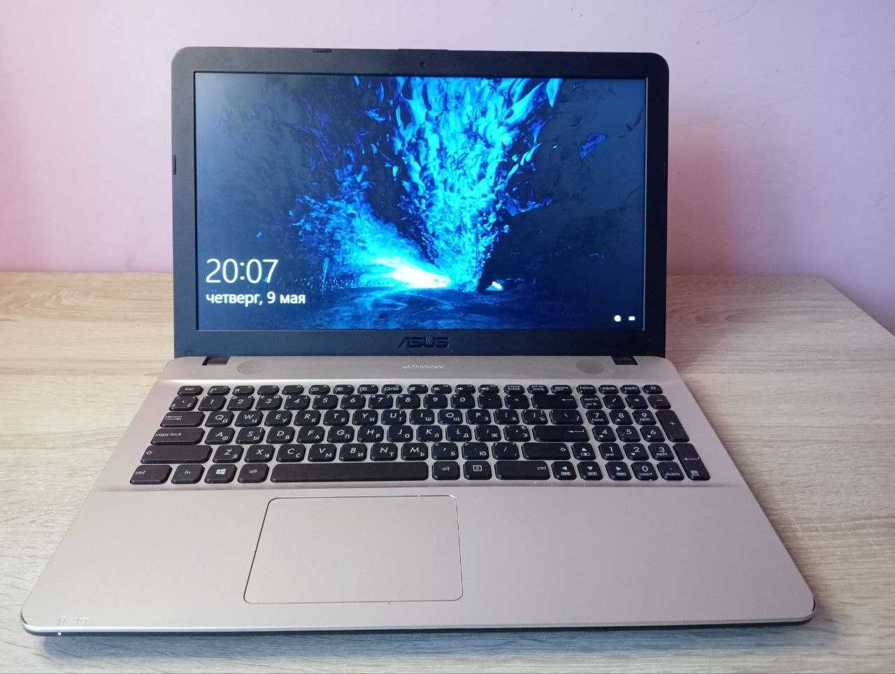 Продаэться ноутбук ASUS DESKTOR-T3PGB4S Без пошкоджень,у гарному стані