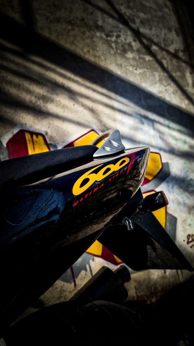 Honda CBR600 F4 (1999)