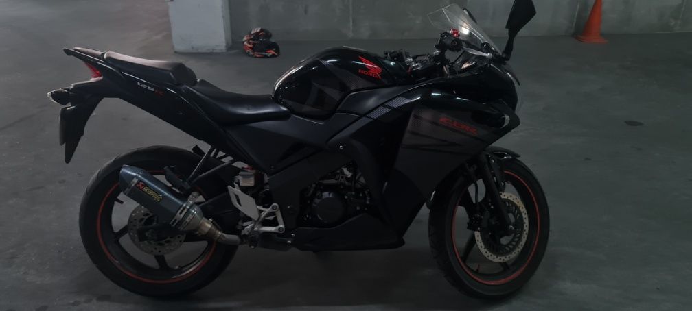 Honda CBR125R 2016 – Revisão Feita, Pneu Novo, Bom Estado