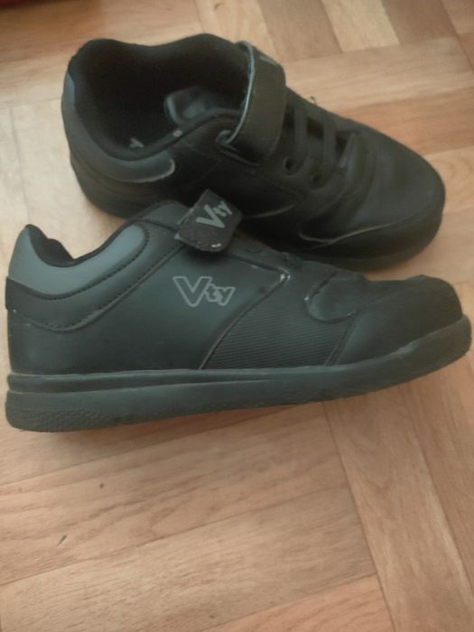 Buty kapcie chłopięce