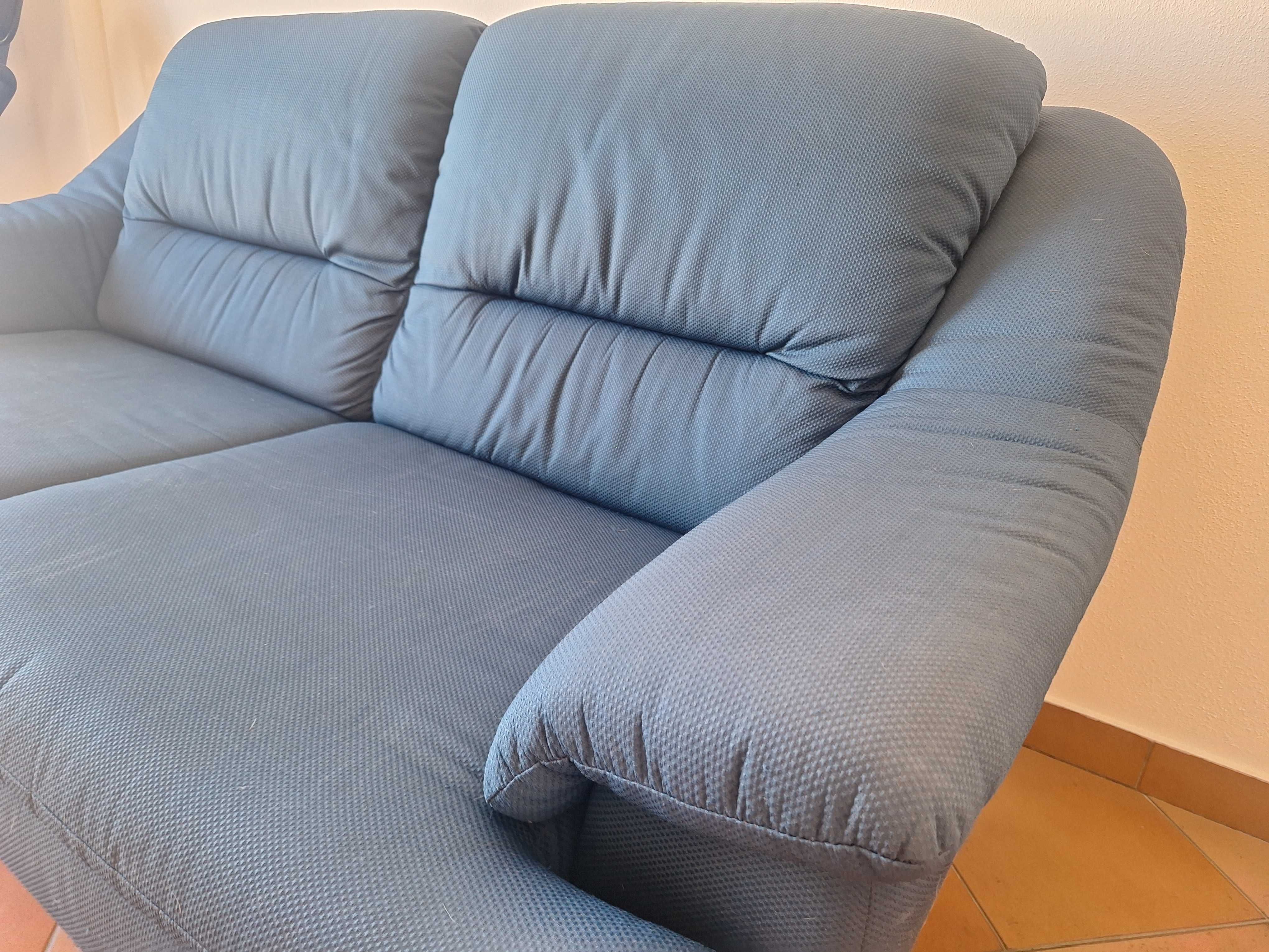 Sofá azul impacável