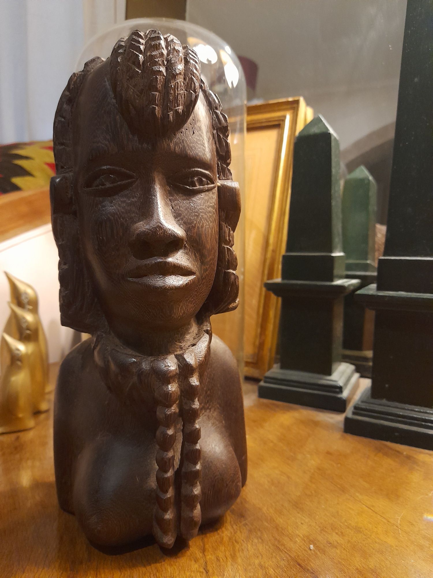 Busto africanos antigo