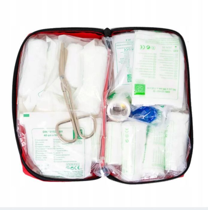 Nowa samochodowa apteczka pierwszej pomocy