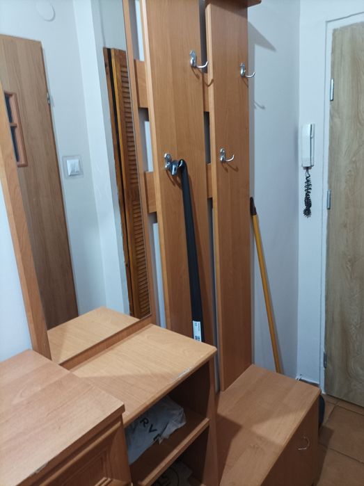 Szafka na buty do przedpokoju
