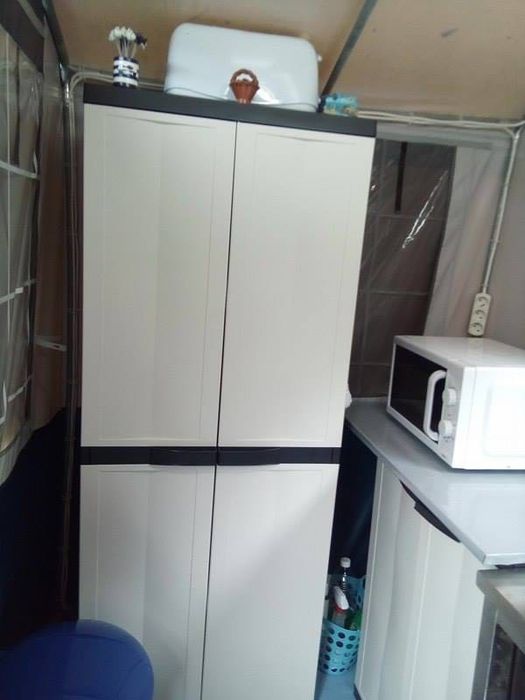 Caravana com avançado e cozinha