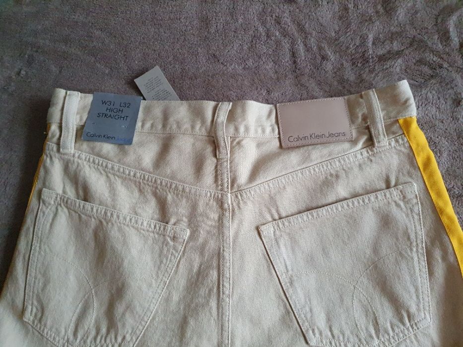 Męskie jeansy Calvin Klein Jeans, beżowe z lampasami - nowe, z metkami