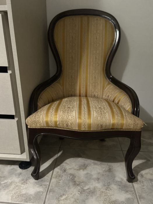 Urgente- senhorinha de quarto