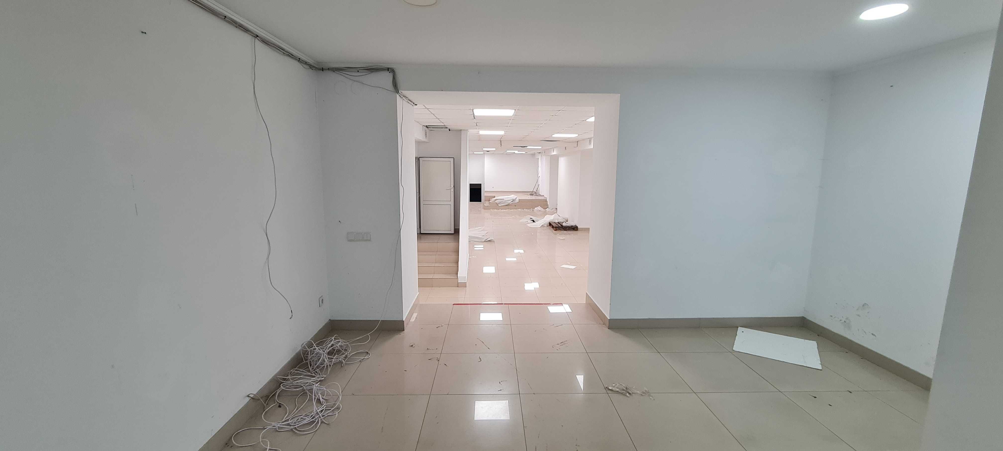 Продаж цокольного приміщення 416 кв.м, Соборна/Вадима Благовістного