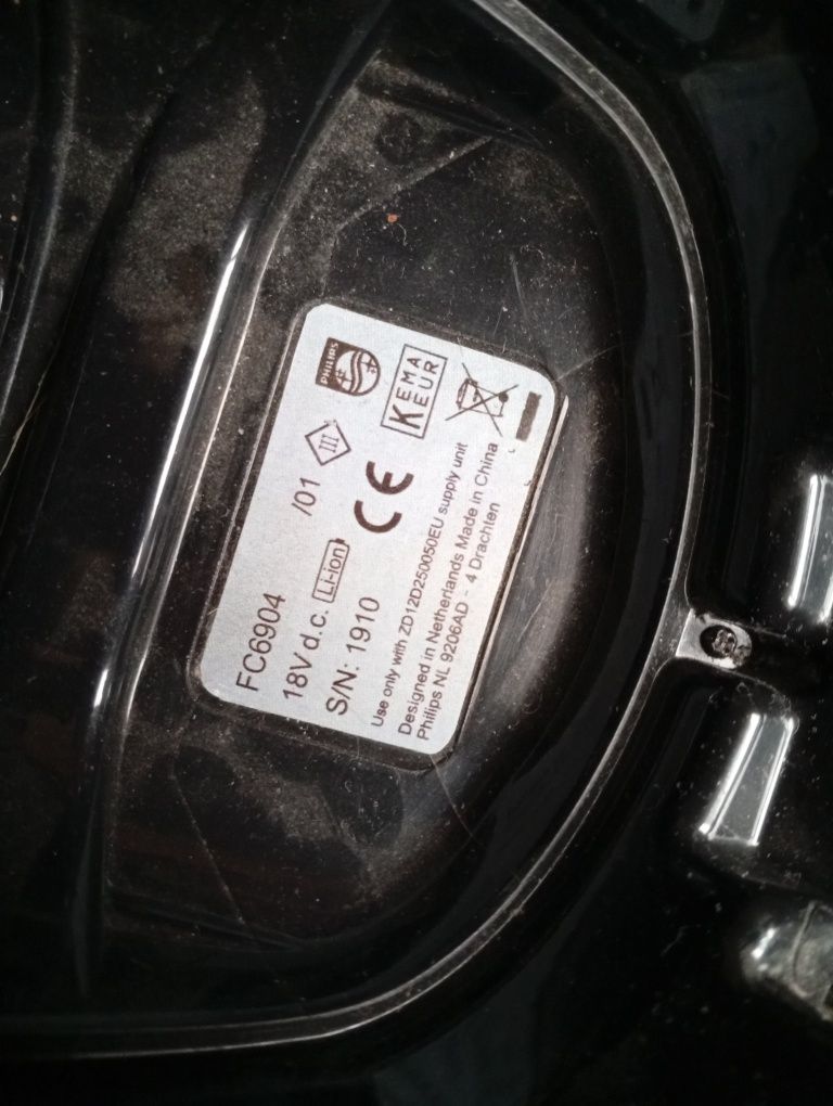 Акумуляторний пилосос PHILIPS SpeedPro Max Aqua FC6904/01