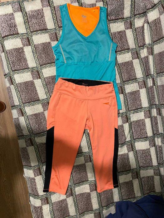 Костюм комплект для спорта фитнеса майка с поддержкой груди бриджи топ