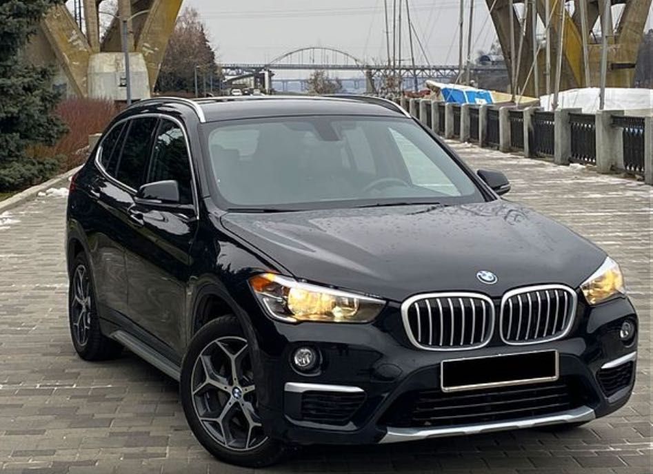 BMW X1 XDrive      .