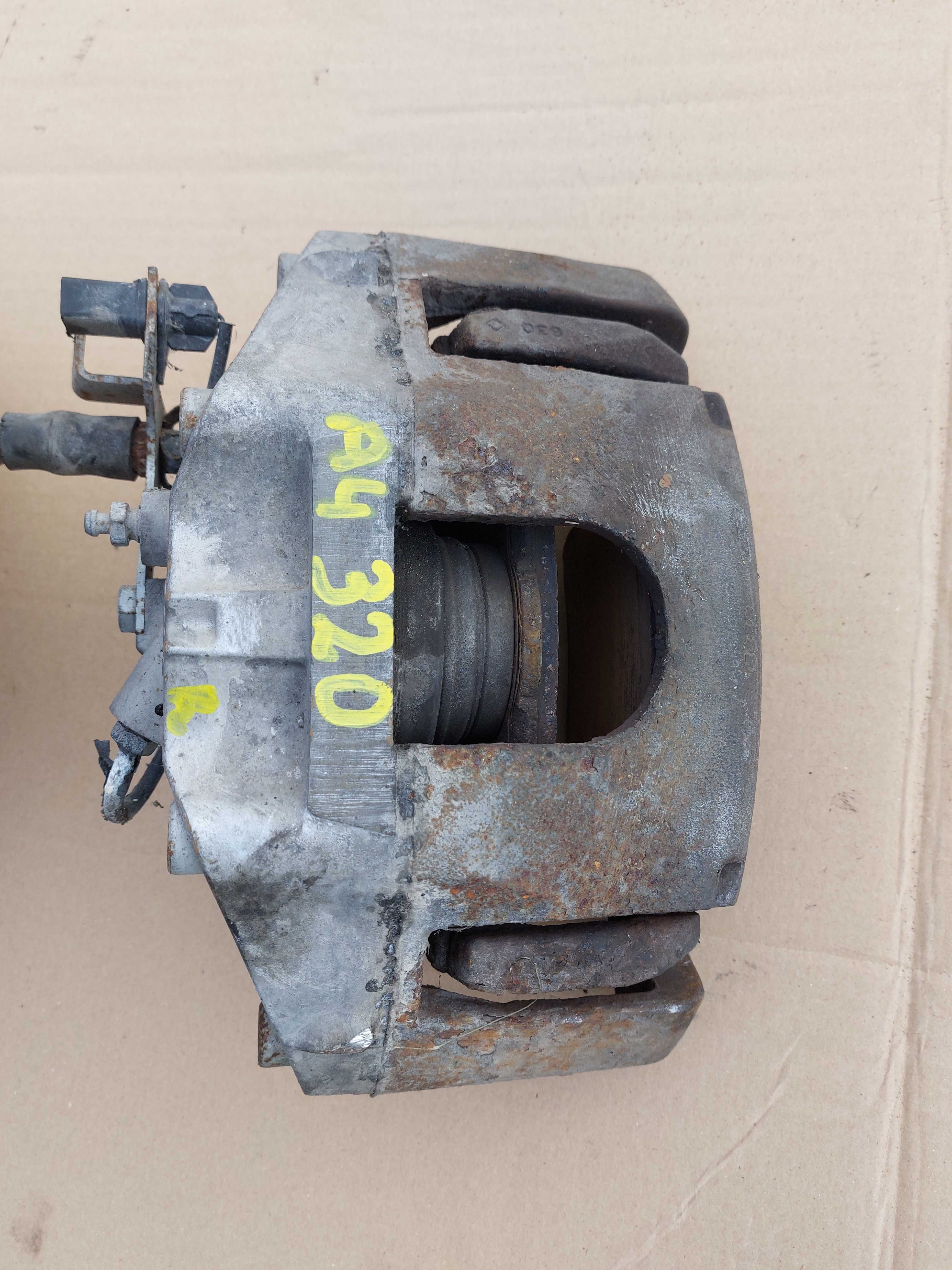 Zaciski Lewy Prawy kpl SWAP Audi A6 C5 A4 B6 B7 99-08.r BDB 320mm