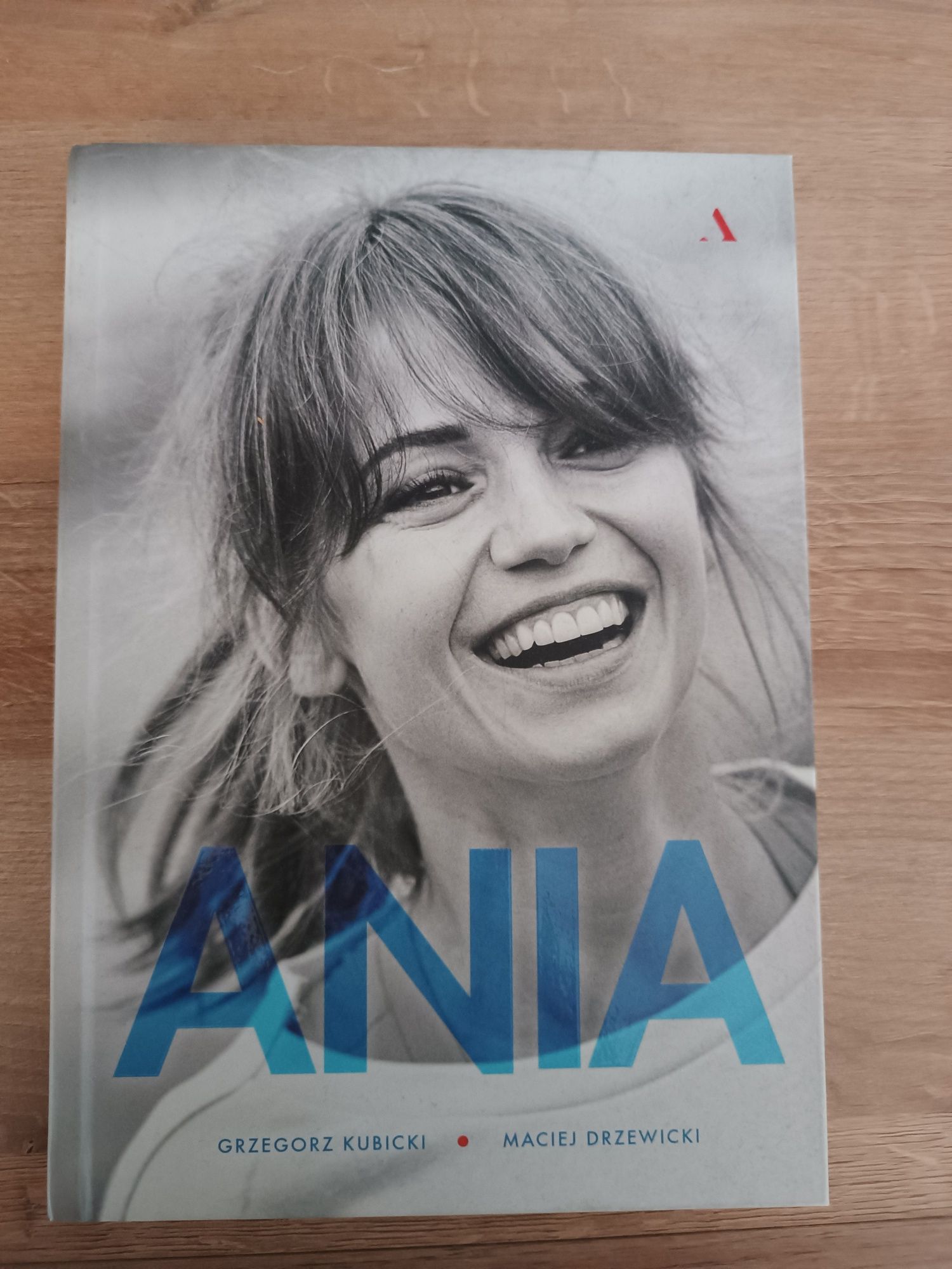 Książka Ania, stan bardzo dobry