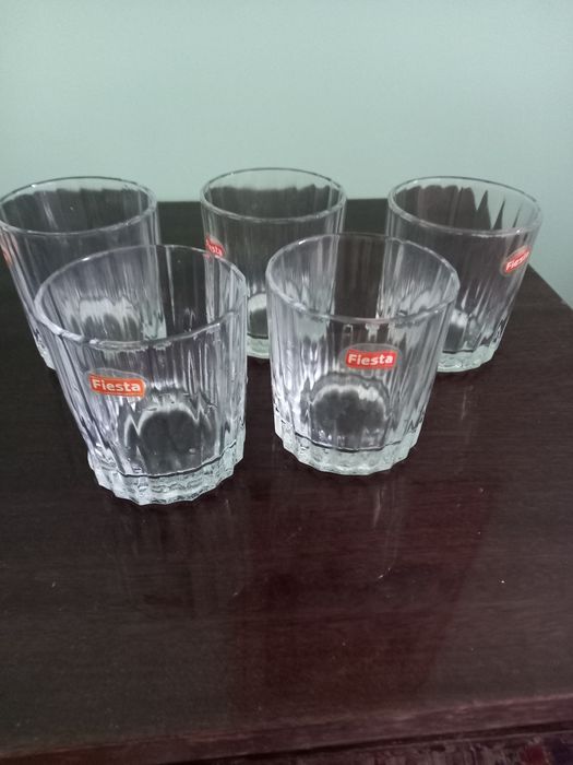Продам стакани 5 шт.