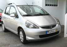 Honda Jazz 1.2 gasolina, de 2005, só 140.260 Km (reais) em bom estado.