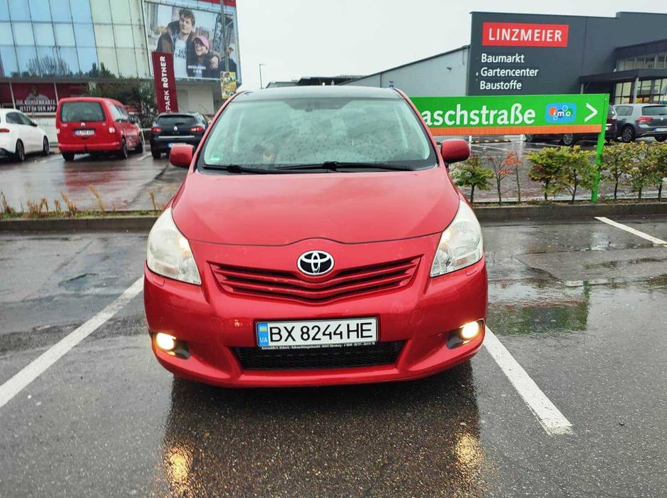 Toyota Verso 2.2 л. 7 місць