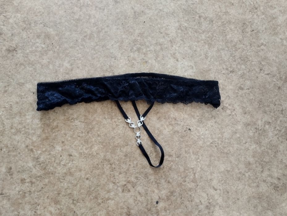 Stringi damskie używane M/ L