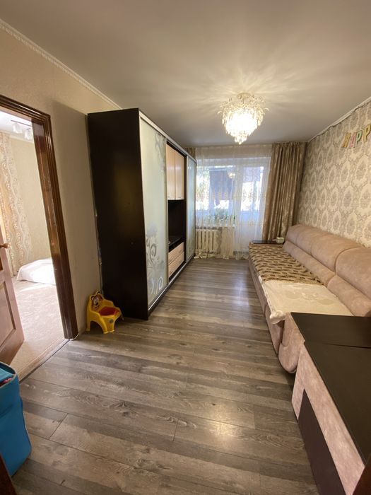 Продам 3-х кімнатну квартиру в центрі м. Глухів