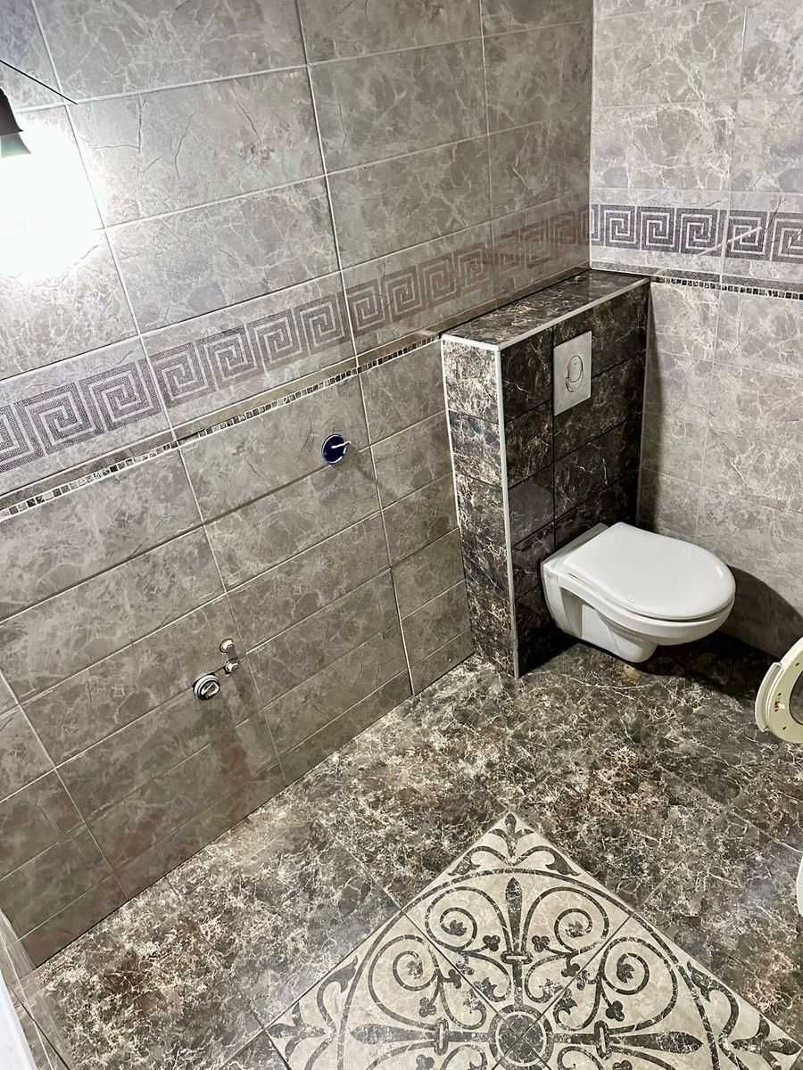 ПРодам 2 ух кімнатну  кв  вул.Любецька 2 а