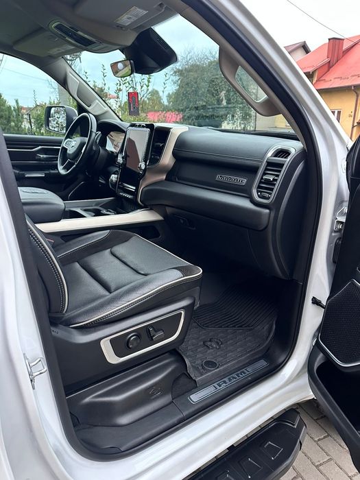 Dodge Ram Crew Cab 1500 Laramie  Rebel 5.7 v8 4x4 Duże Radio Led 2022