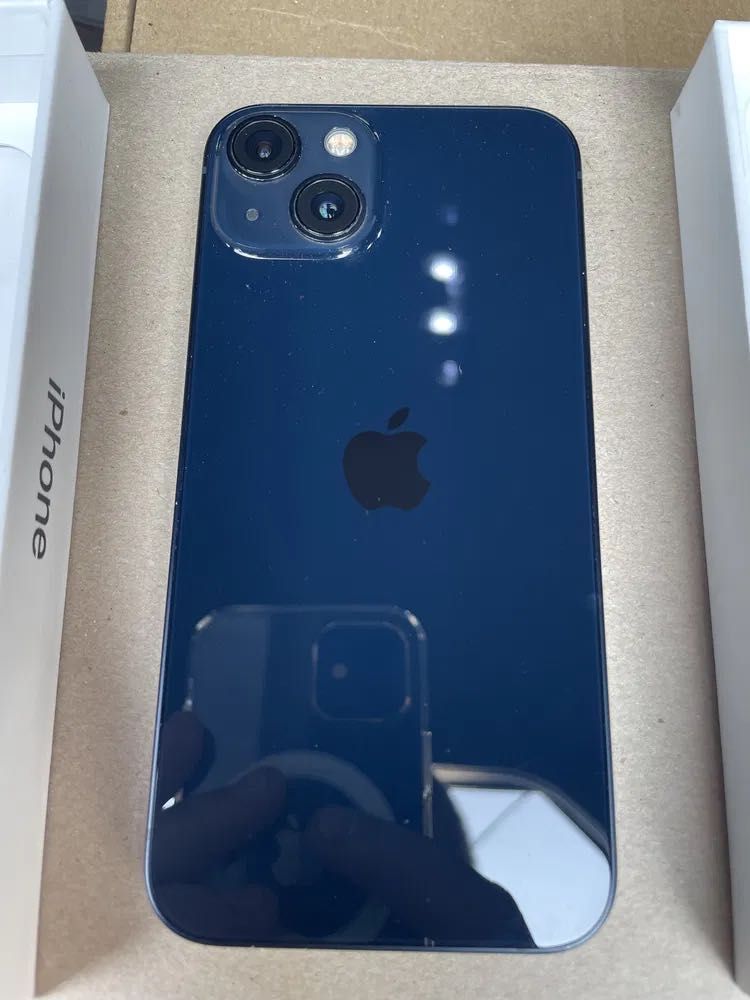 iPhone 13 256 синий  батареи 87%