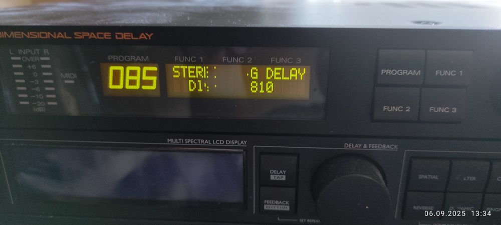 Roland SDE-330 dimensional space delay