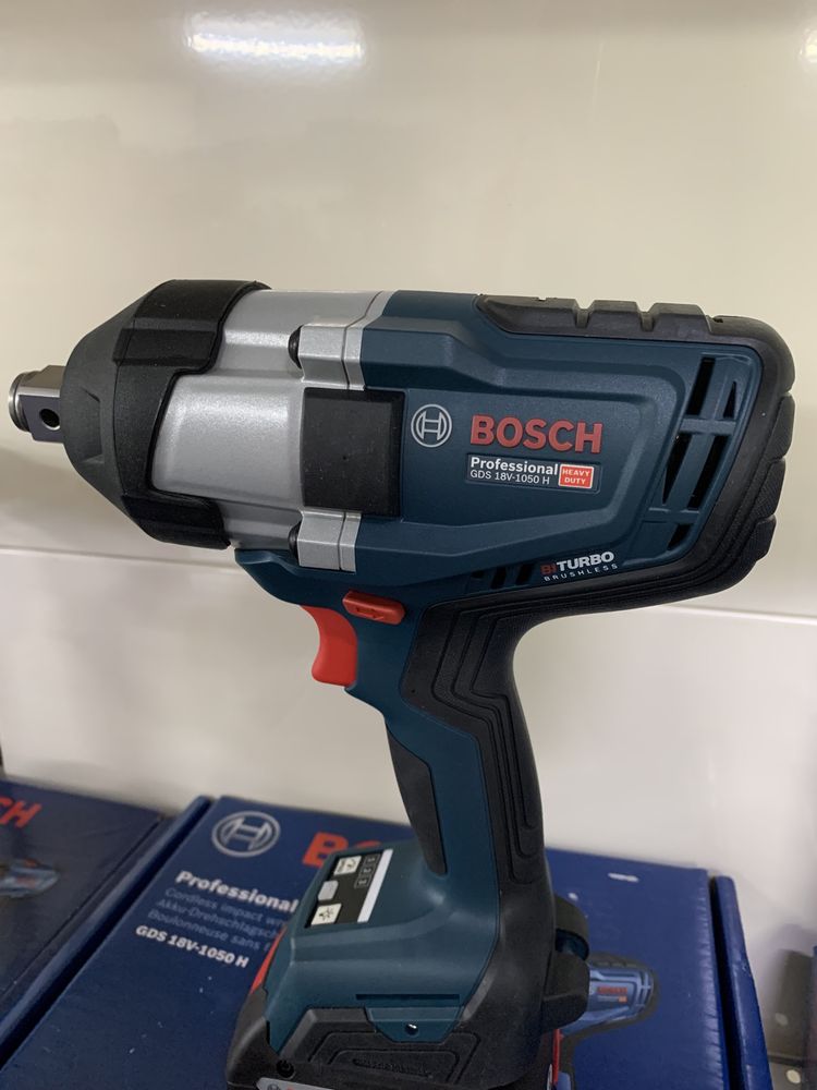 Акумуляторний гайковерт Bosch GDS 18V-1050 Hm