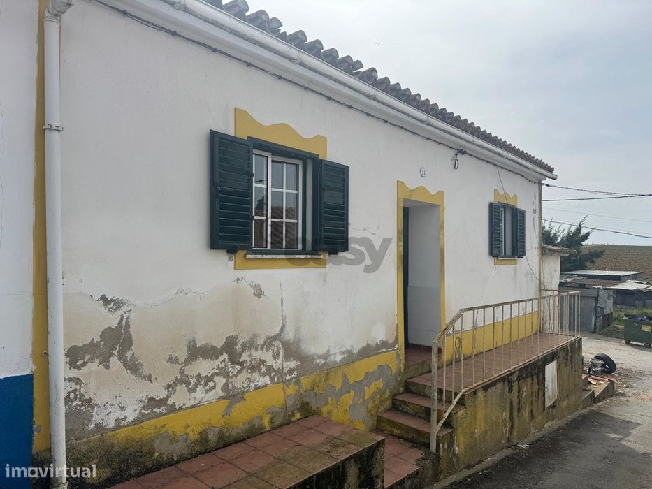 Moradia T2, usada,  Almeirim, Castro Verde