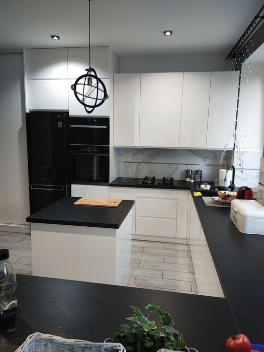 Meble kuchenne  pokojowe  łazienkowe szafy przesuwne  zabudowy wnęk