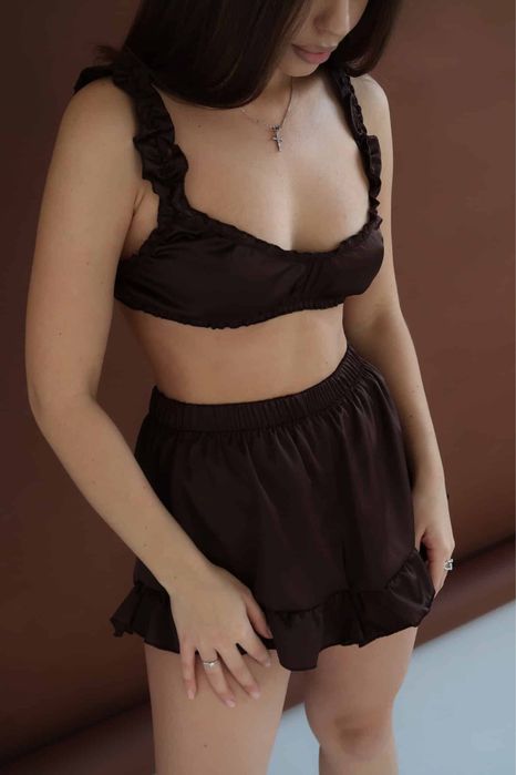 SMTH. Атласний / шовковий комплект білизни з рюшами