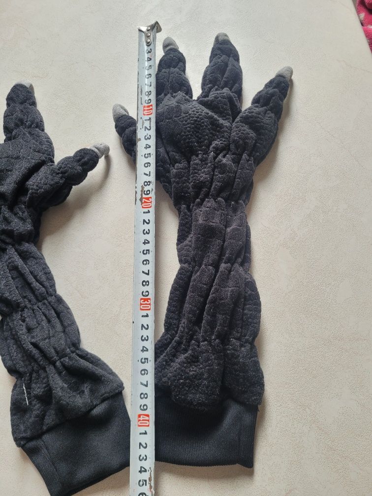 Лапи дракона Ikea чорні ігрові лапи рукавиці кігті динозавра м'які