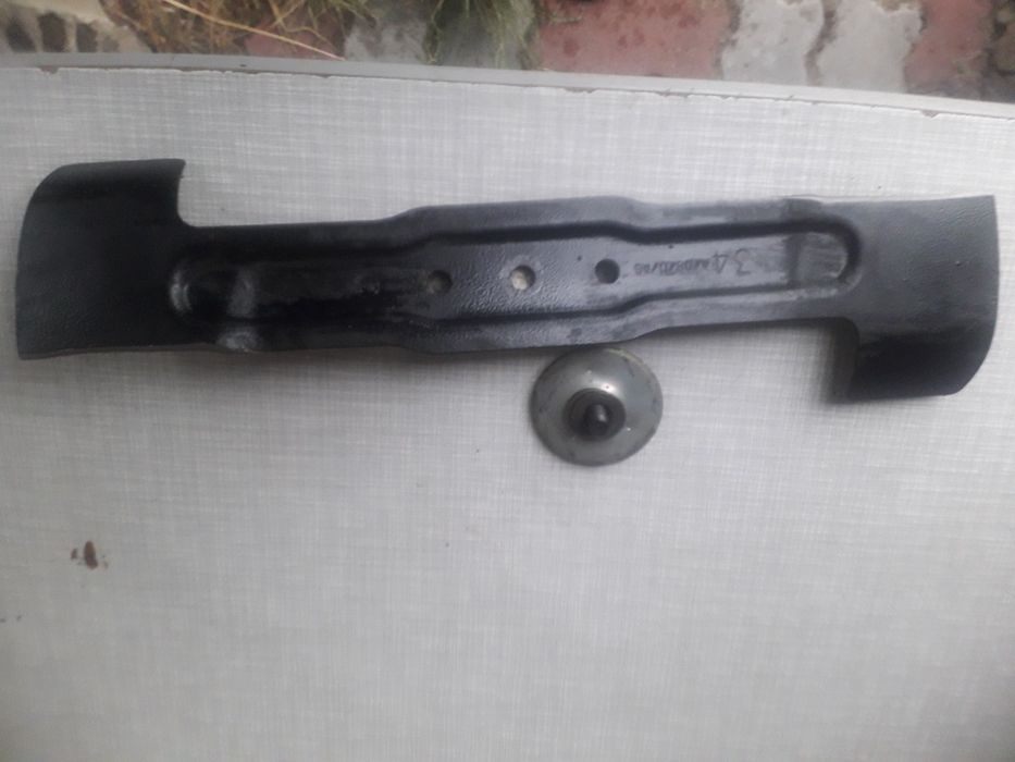 Sprzedam nóż od kosiarki elektr. do trawy m-ki Bosch, typ Rotak 34