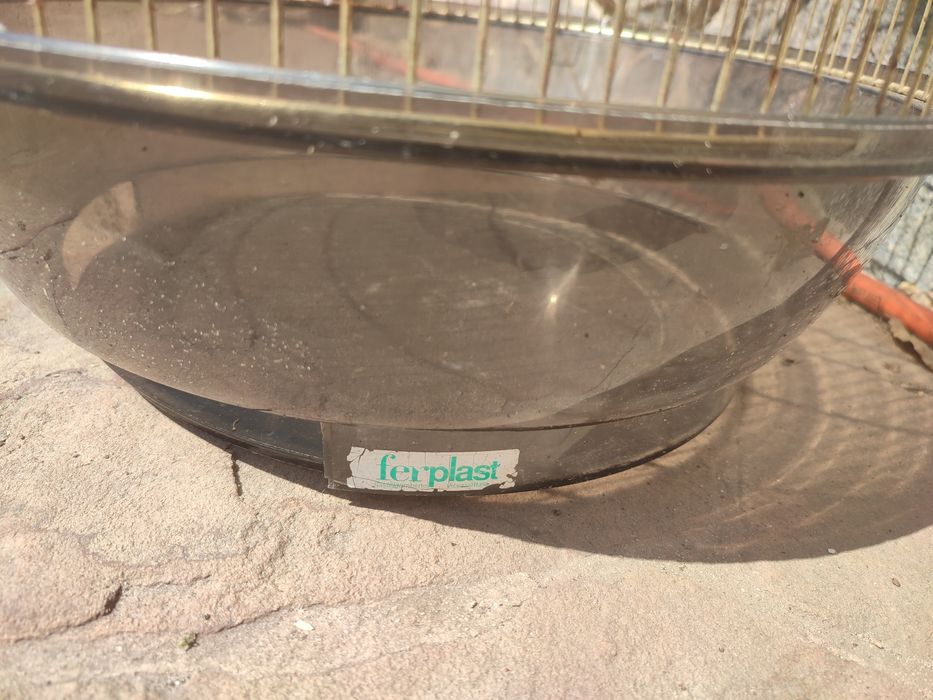 Продаю клітку для птичок.