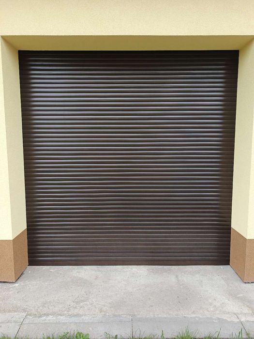 Brama garażowa ROLOWANA z napędem ocieplana na otwór 300*300   od ręki