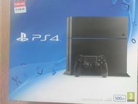 Playstation 4 (500GB) + 7 JOGOS