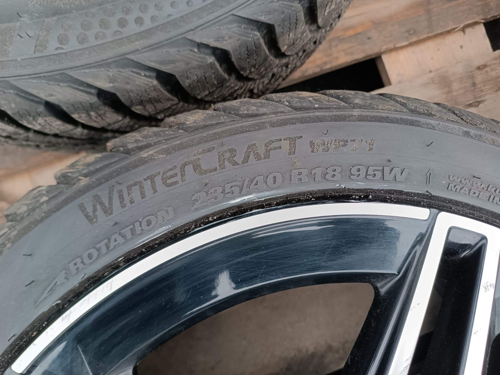 2x Opony zimowe 235/40/18 95W Kumho Wintercraft, 2022 r bieżnik 7,5mm