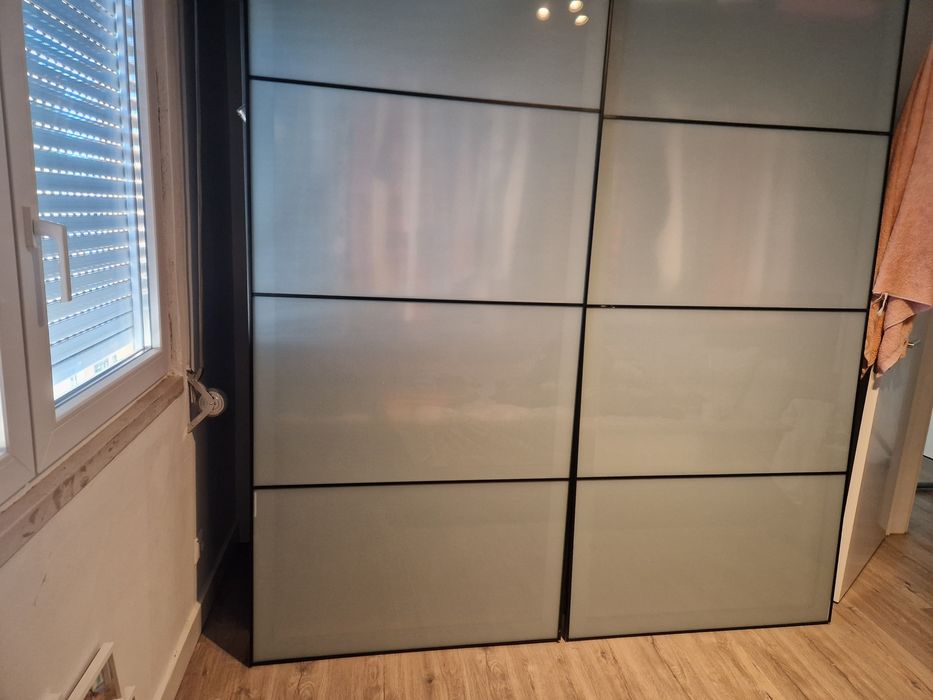 APENAS AS PORTAS Roupeiro PAX 200x236cm " bom estado"