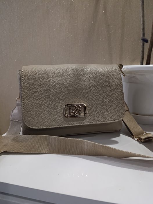 Сумка жіноча містка