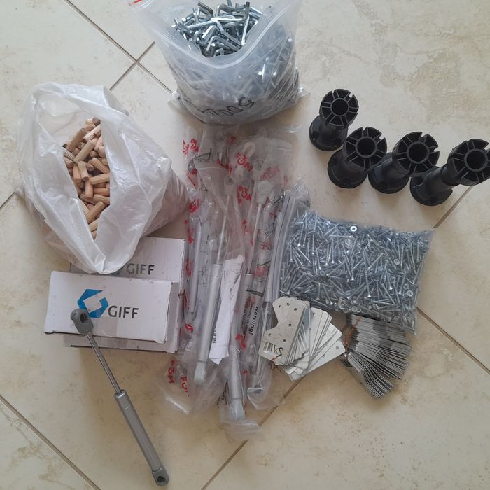 Продам мебельную фурнитуру