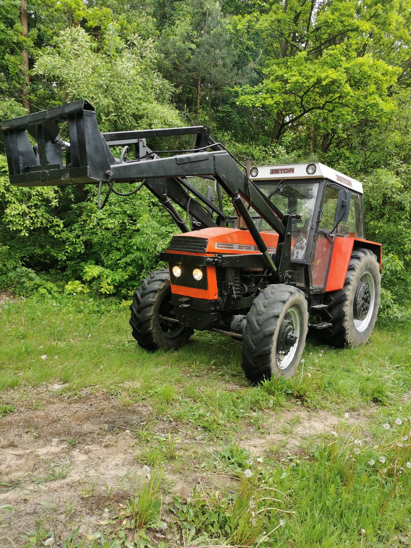 Zetor 8045 z turem