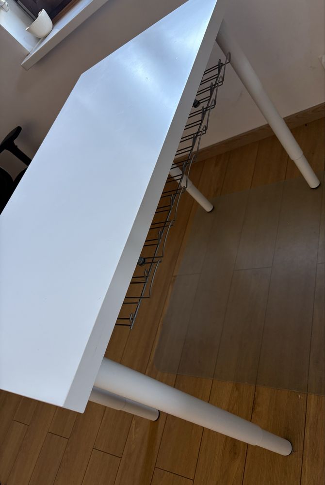 Biurko OLOV Ikea 100x60cm z koszem na kable