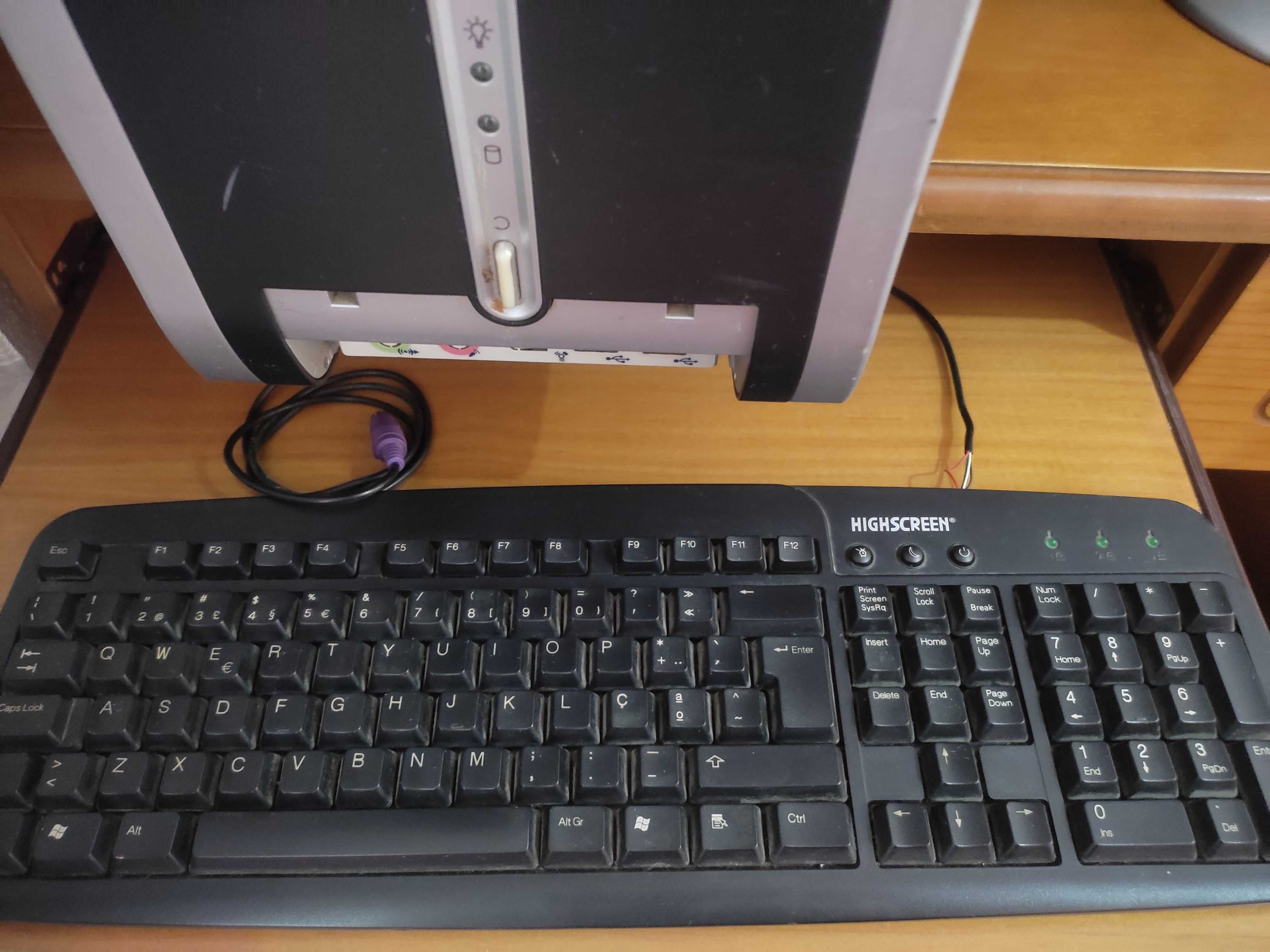 Computador de secretária HP