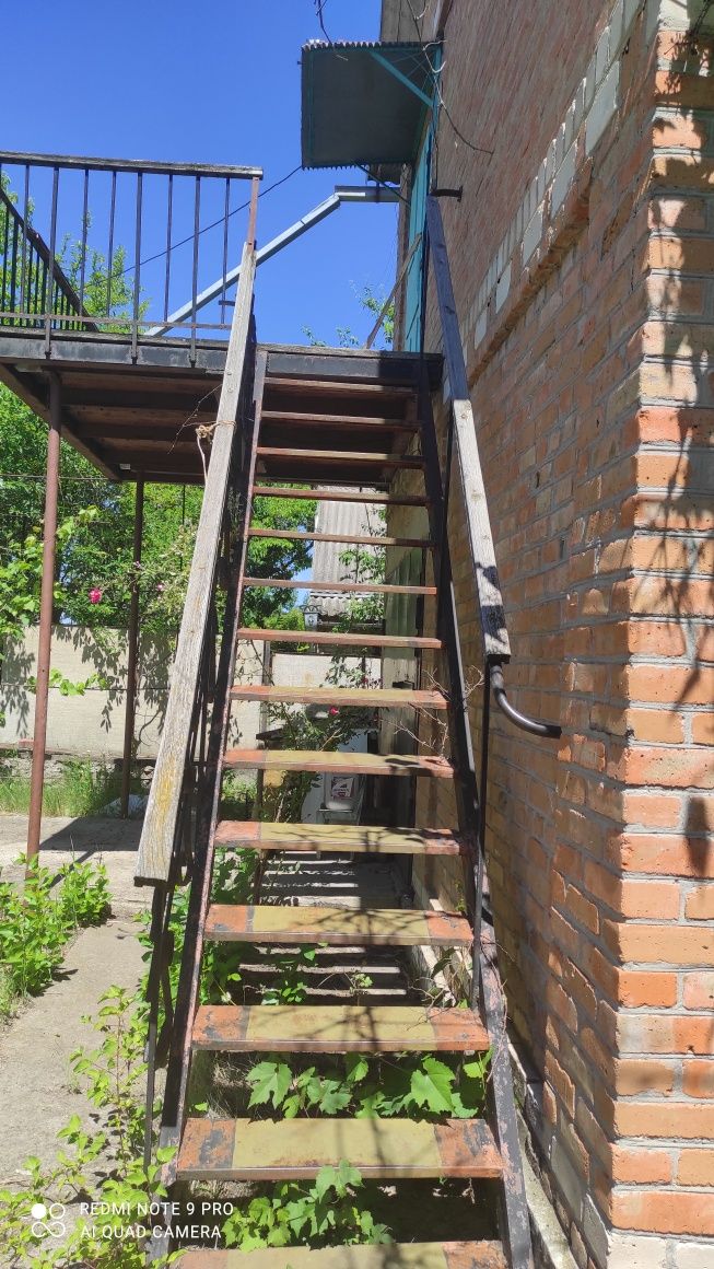 Продам будинок за містом