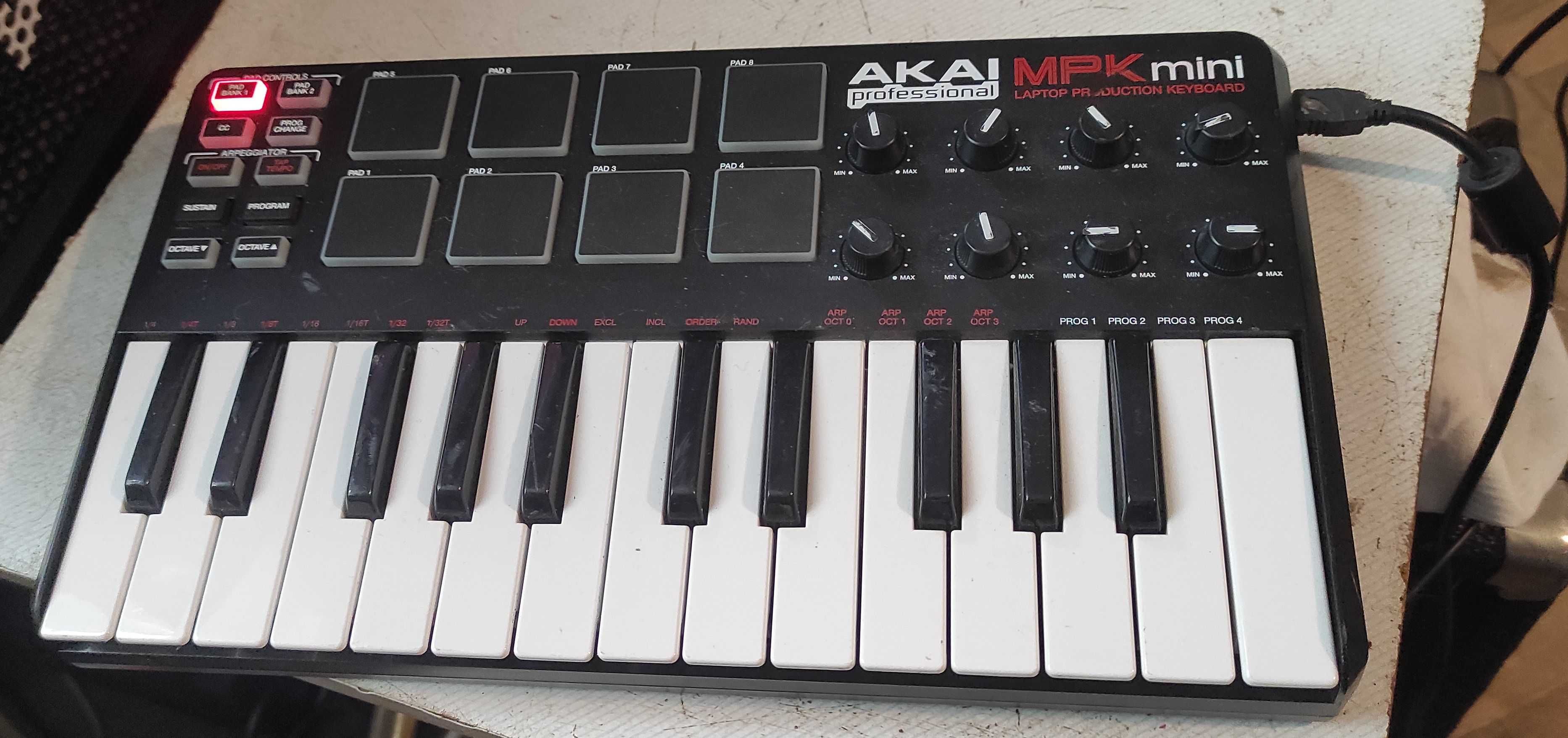 Keybord Akai MPK Mini