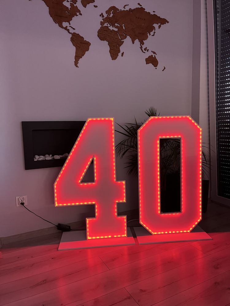 Wynajem cyfry LED, napisy LED