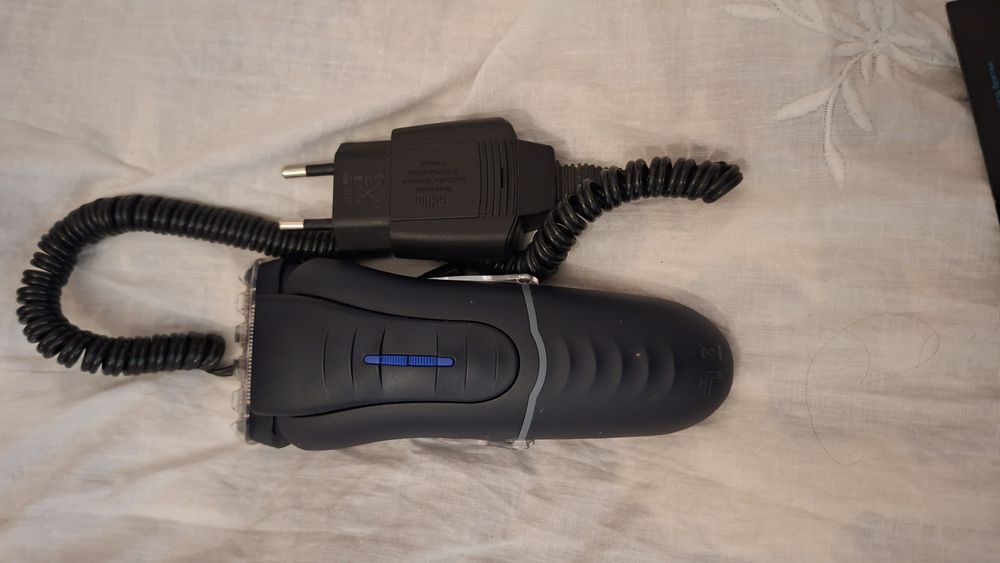 Електробритва BRAUN