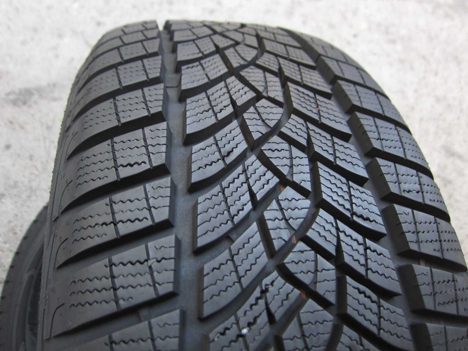 2x Goodyear Ultra Grip Performance Gen-I  195/50r16  8,3mm